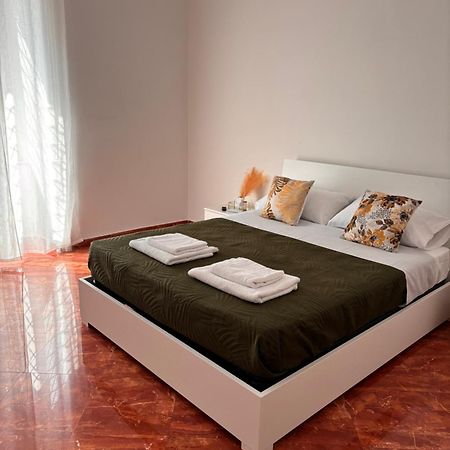 La Tela Di Elena Hotel เนเปิลส์ ภายนอก รูปภาพ